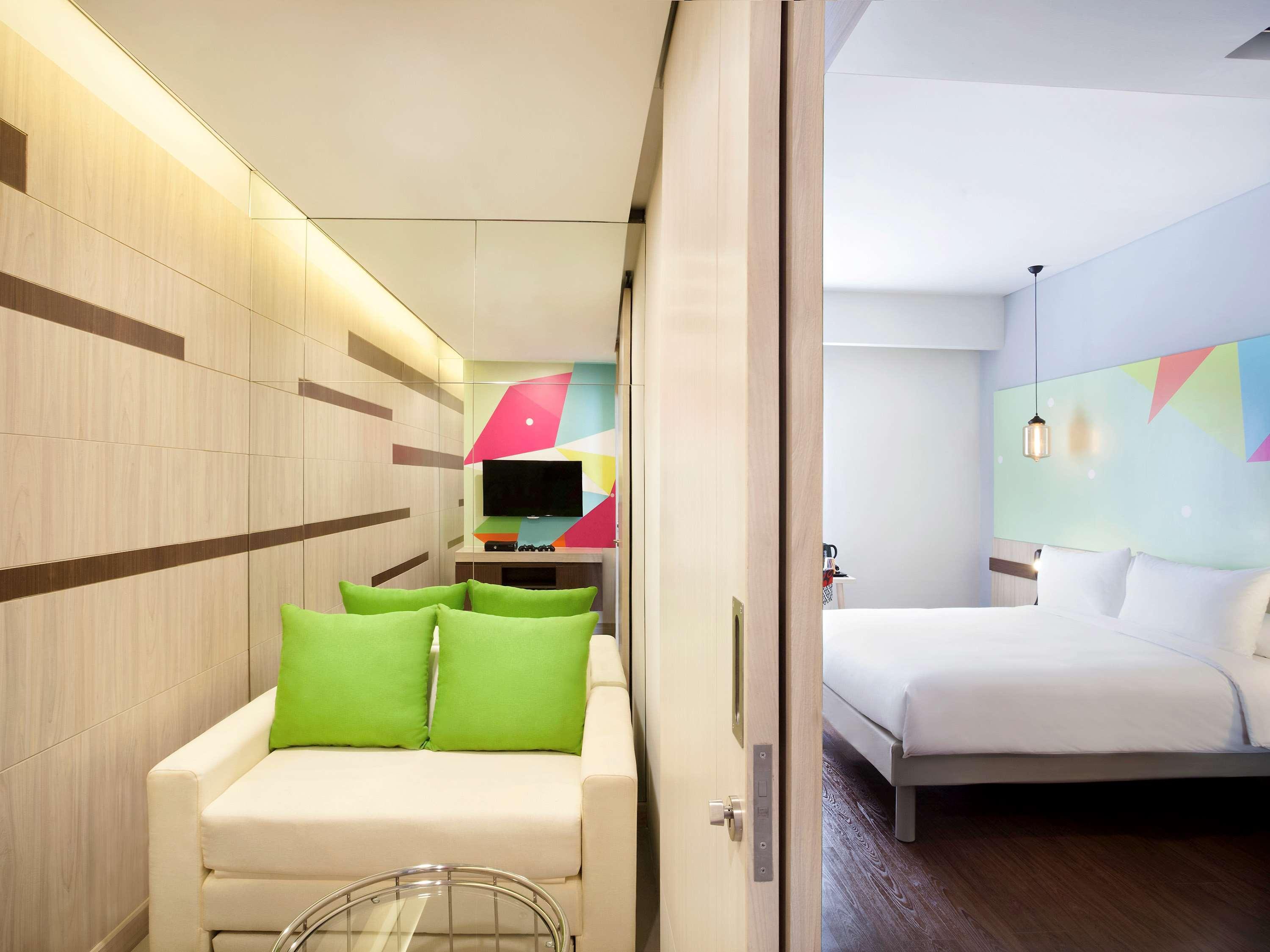 Ibis Styles Jakarta Sunter Esterno foto