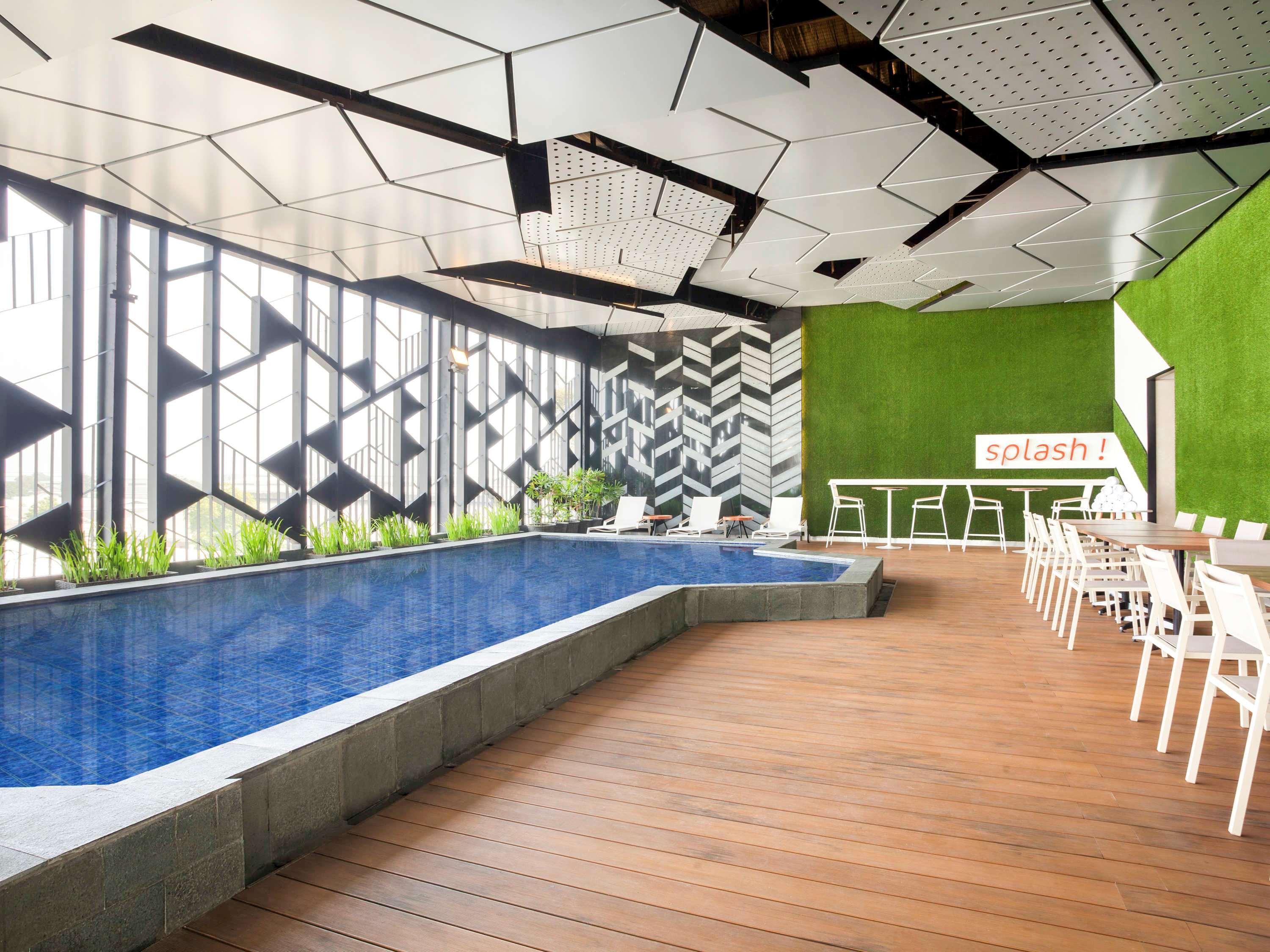Ibis Styles Jakarta Sunter Esterno foto