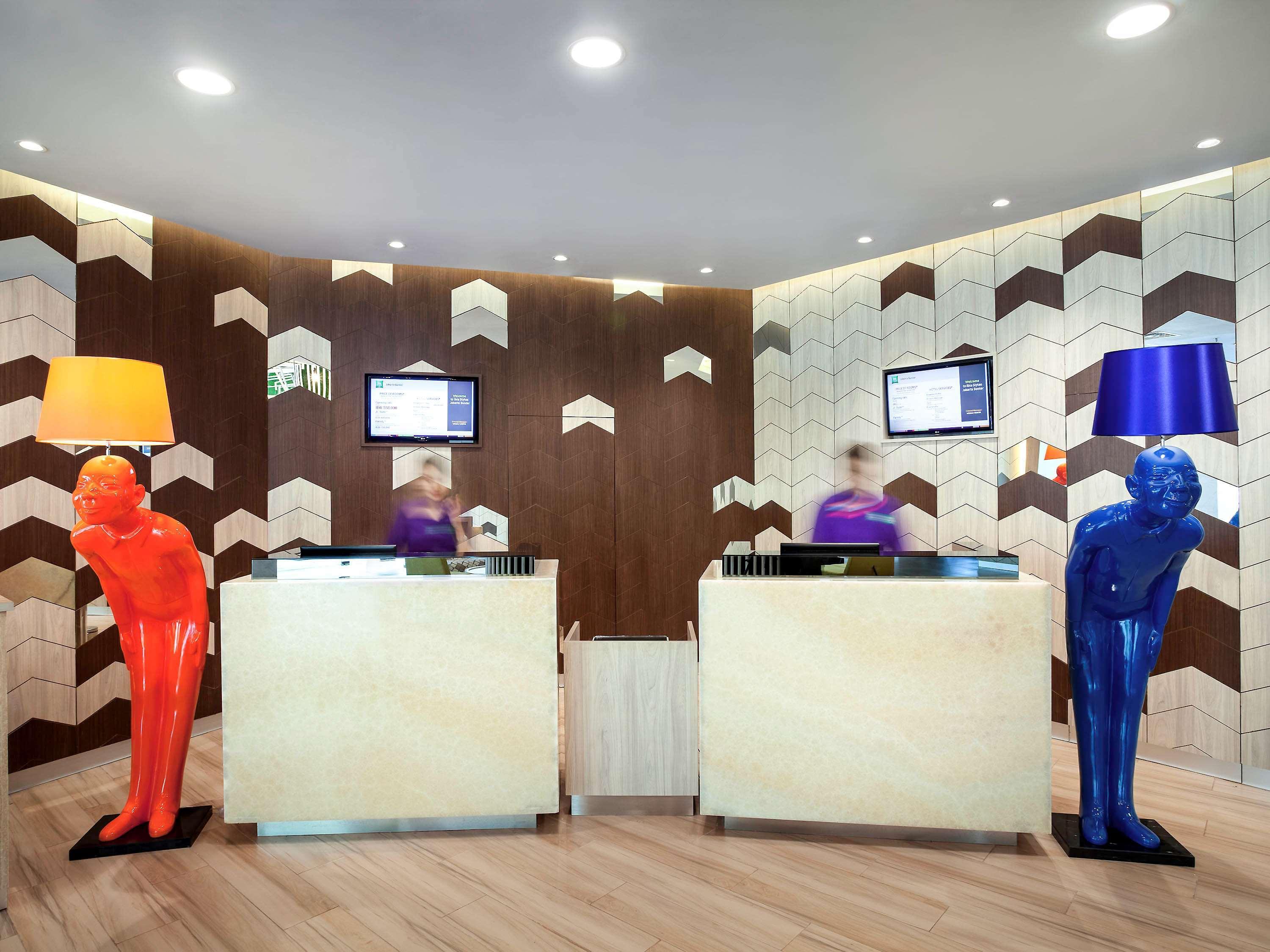 Ibis Styles Jakarta Sunter Esterno foto