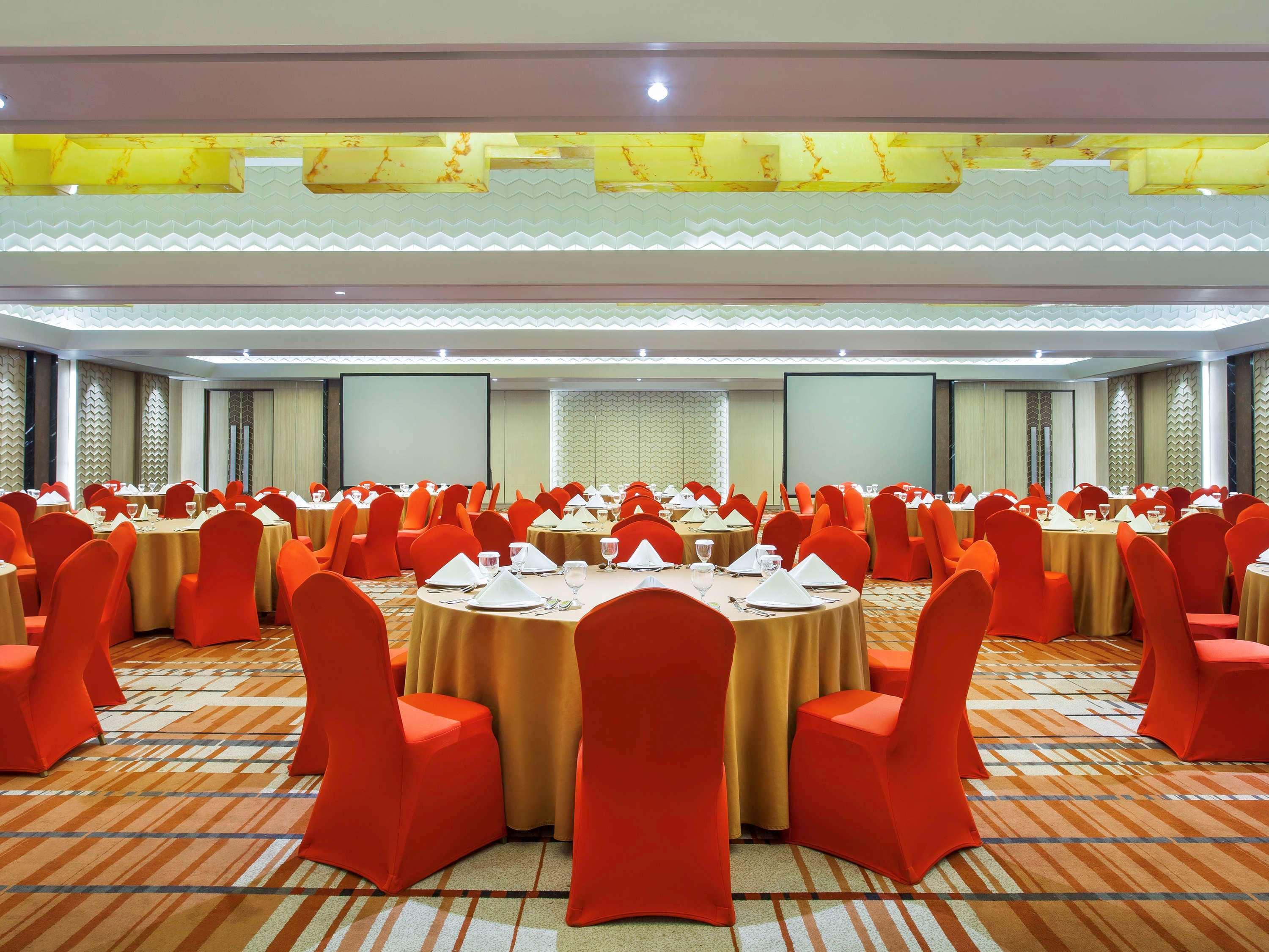 Ibis Styles Jakarta Sunter Esterno foto