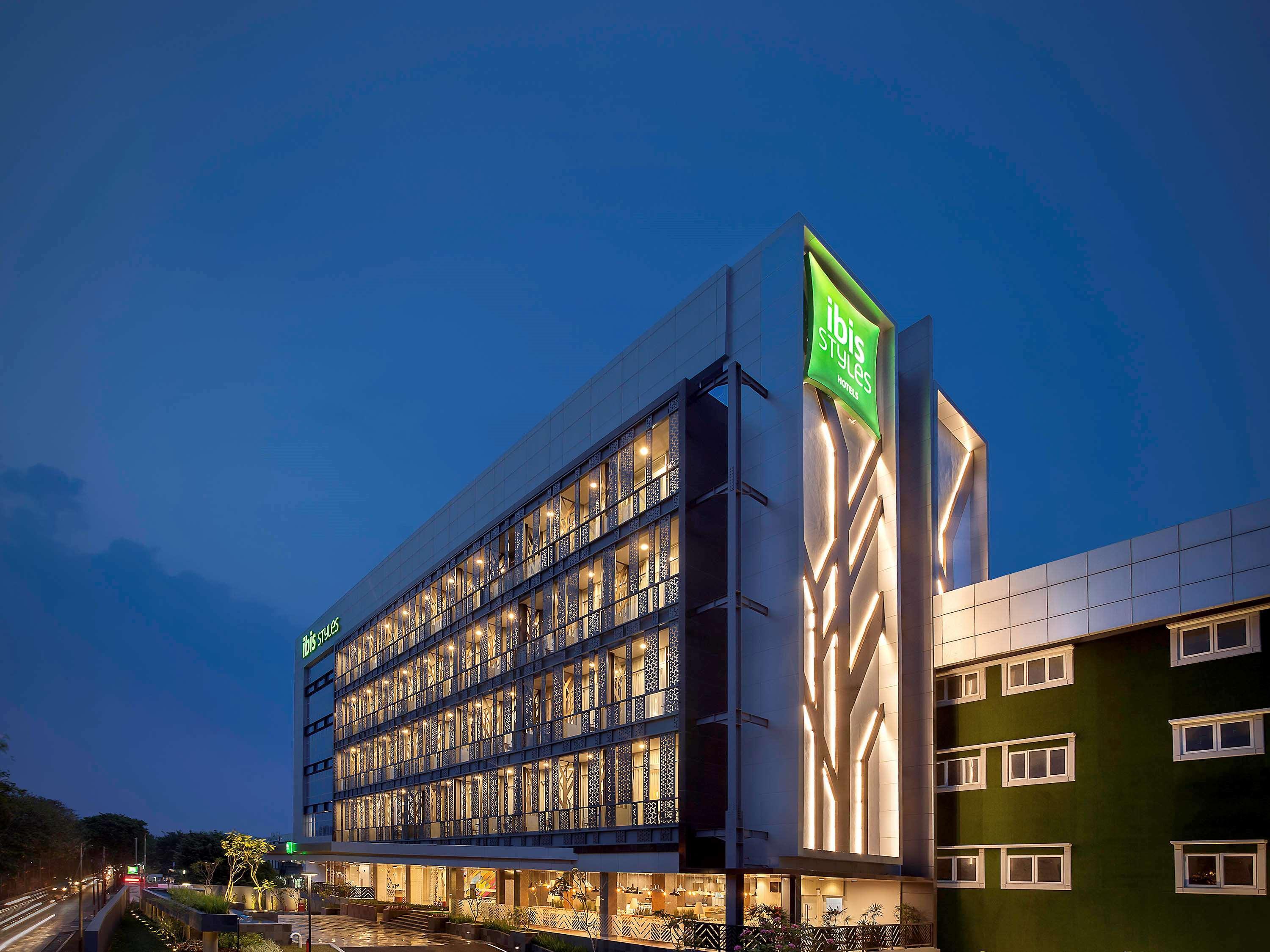 Ibis Styles Jakarta Sunter Esterno foto