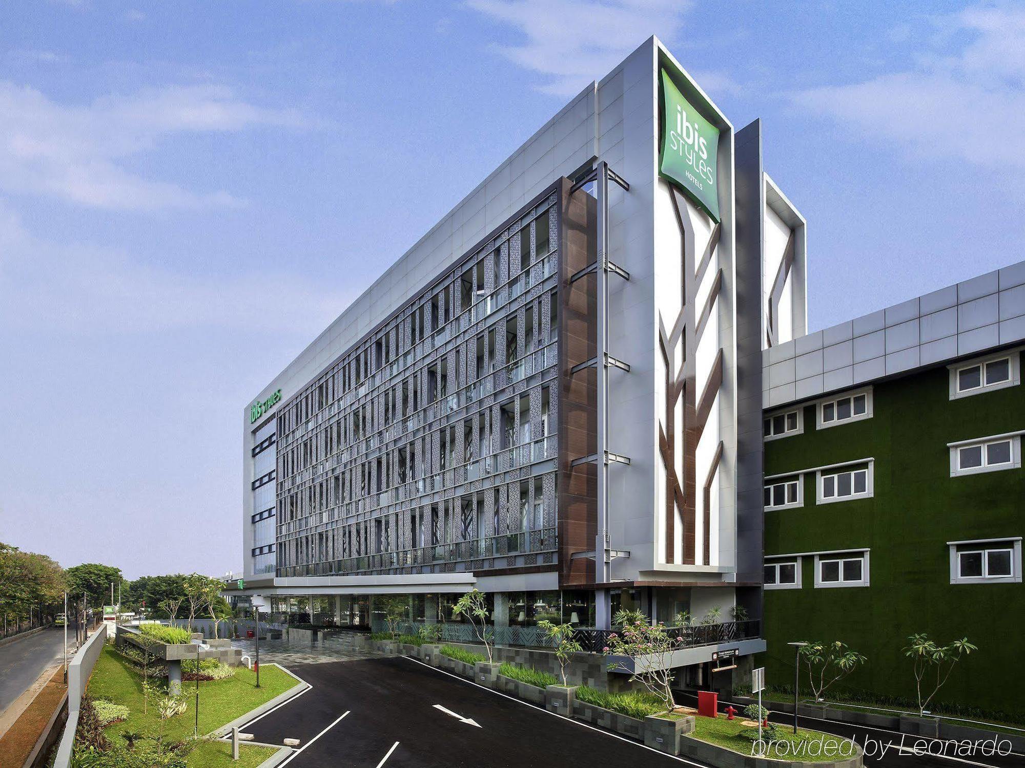 Ibis Styles Jakarta Sunter Esterno foto
