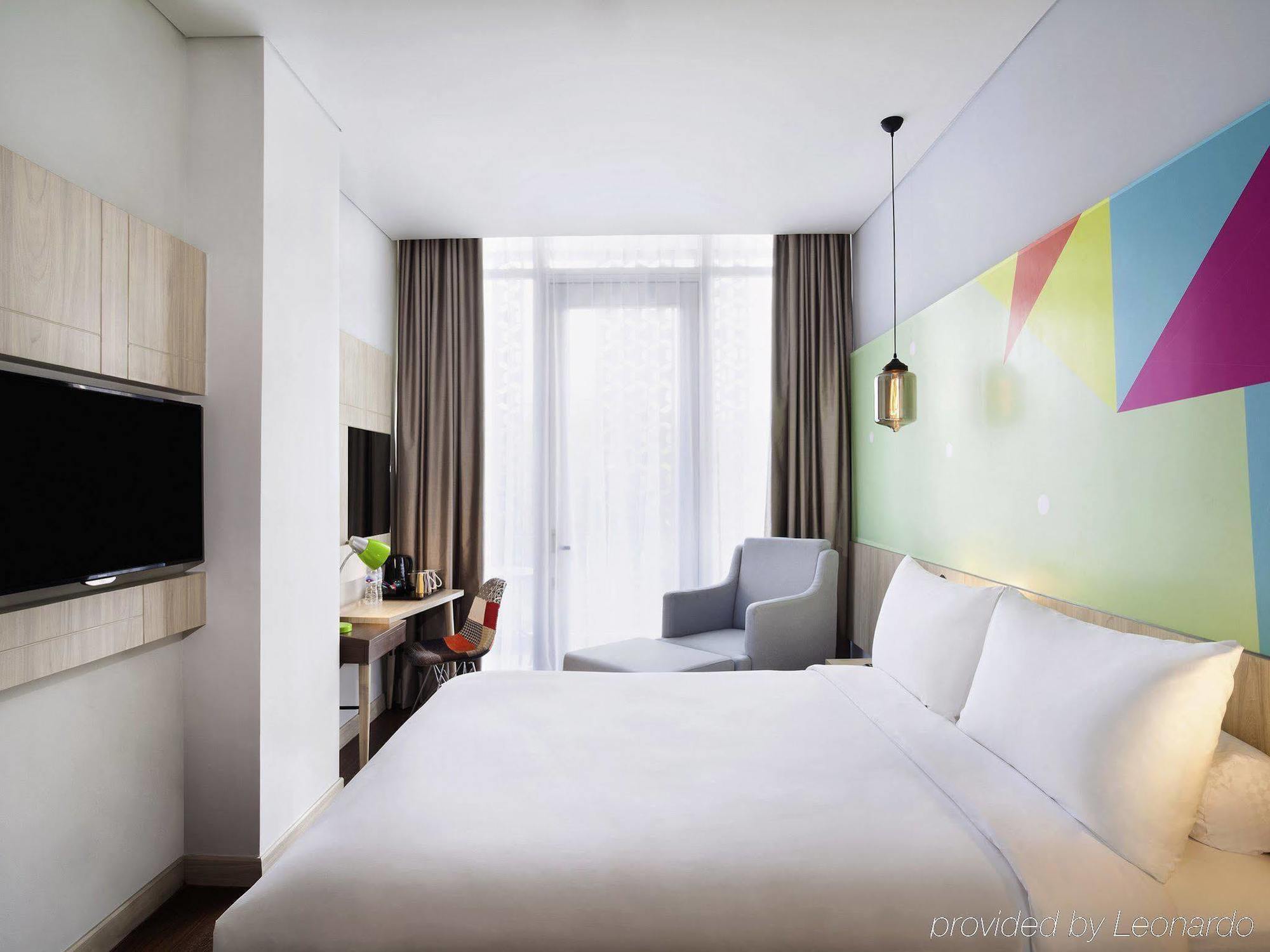 Ibis Styles Jakarta Sunter Esterno foto