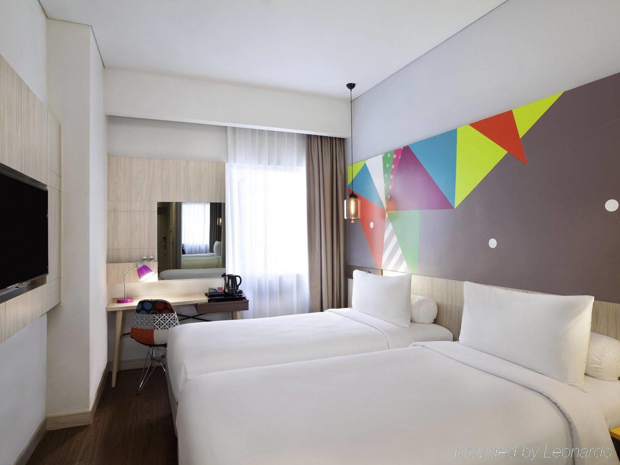 Ibis Styles Jakarta Sunter Esterno foto