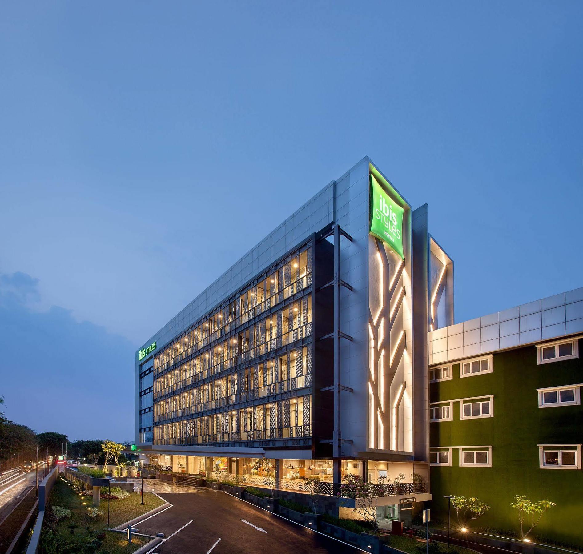 Ibis Styles Jakarta Sunter Esterno foto