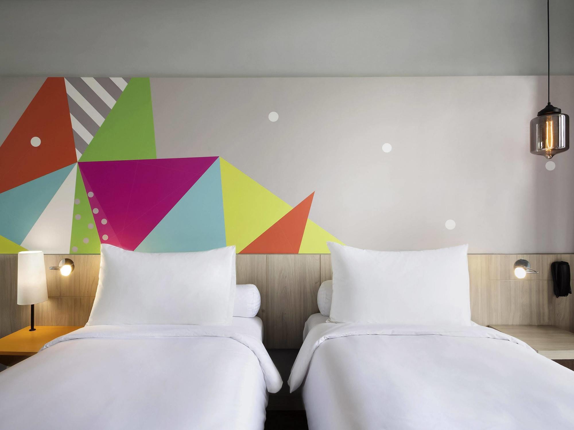 Ibis Styles Jakarta Sunter Esterno foto